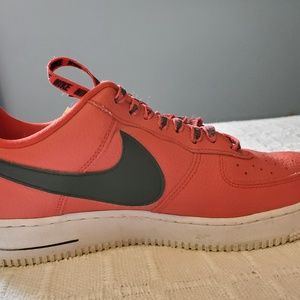 Nike Air Force 1 - Red size 9 mens